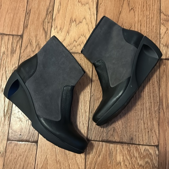 NAOT sky leather suede wedge boots ankle bootie. Gray and black. Size 40. - Picture 2 of 8